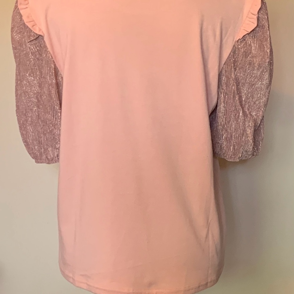 Fun pink top-New without tag! - Picture 3 of 3